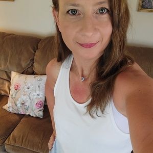 Meet your Posher, Annettra